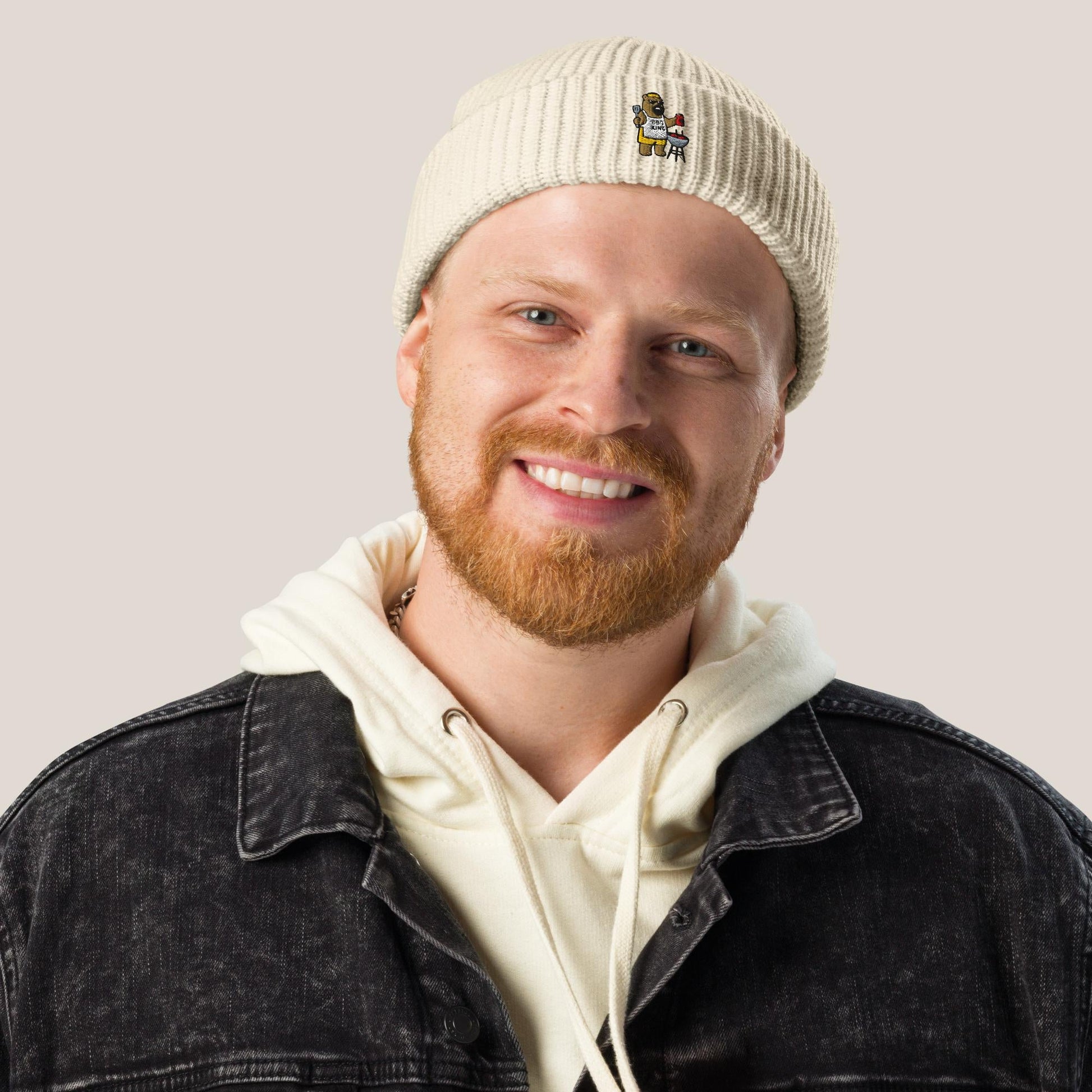 Fischermütze - BBQ Bär in Grau - Paw & Pixel Stickdesign