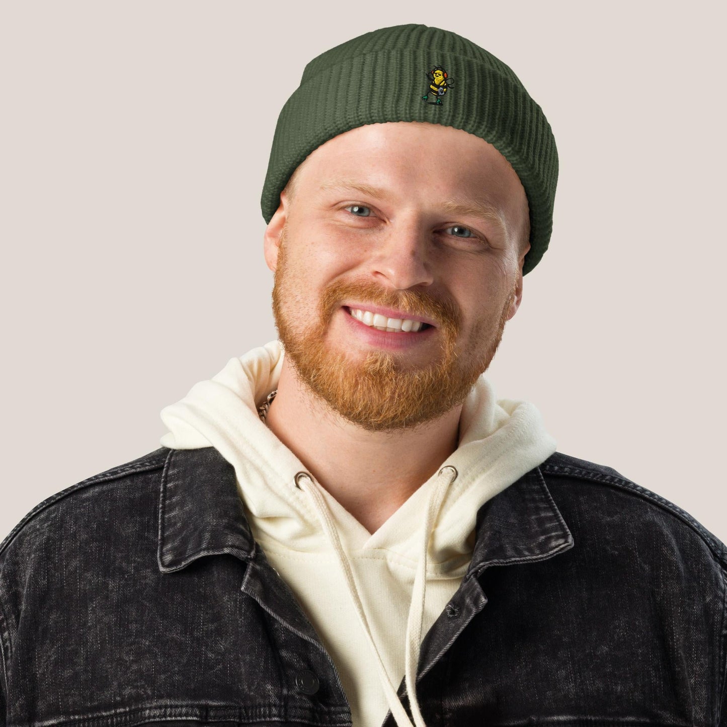 Fischermütze - Groovy Bee in Cremeweiß - Paw & Pixel Stickdesign