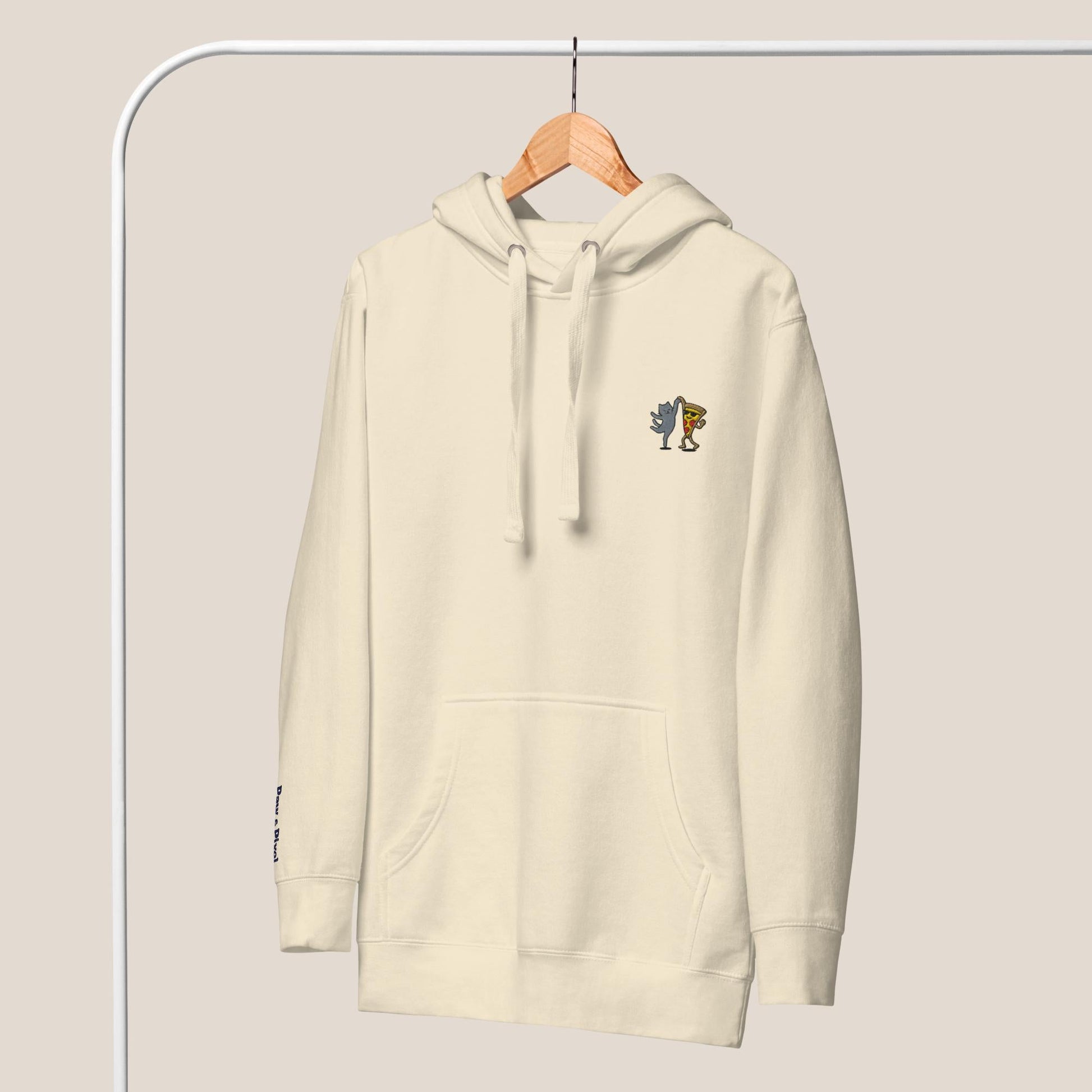 Hoodie - Party Cat in Cremeweiß - Paw & Pixel Stickdesign