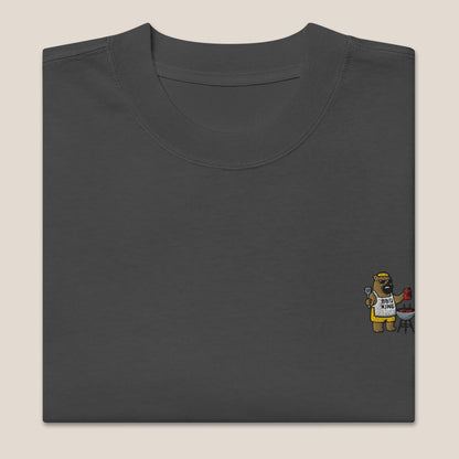 Oversized T-Shirt - BBQ Bär in Schwarz (verwaschen) - Paw & Pixel Stickdesign