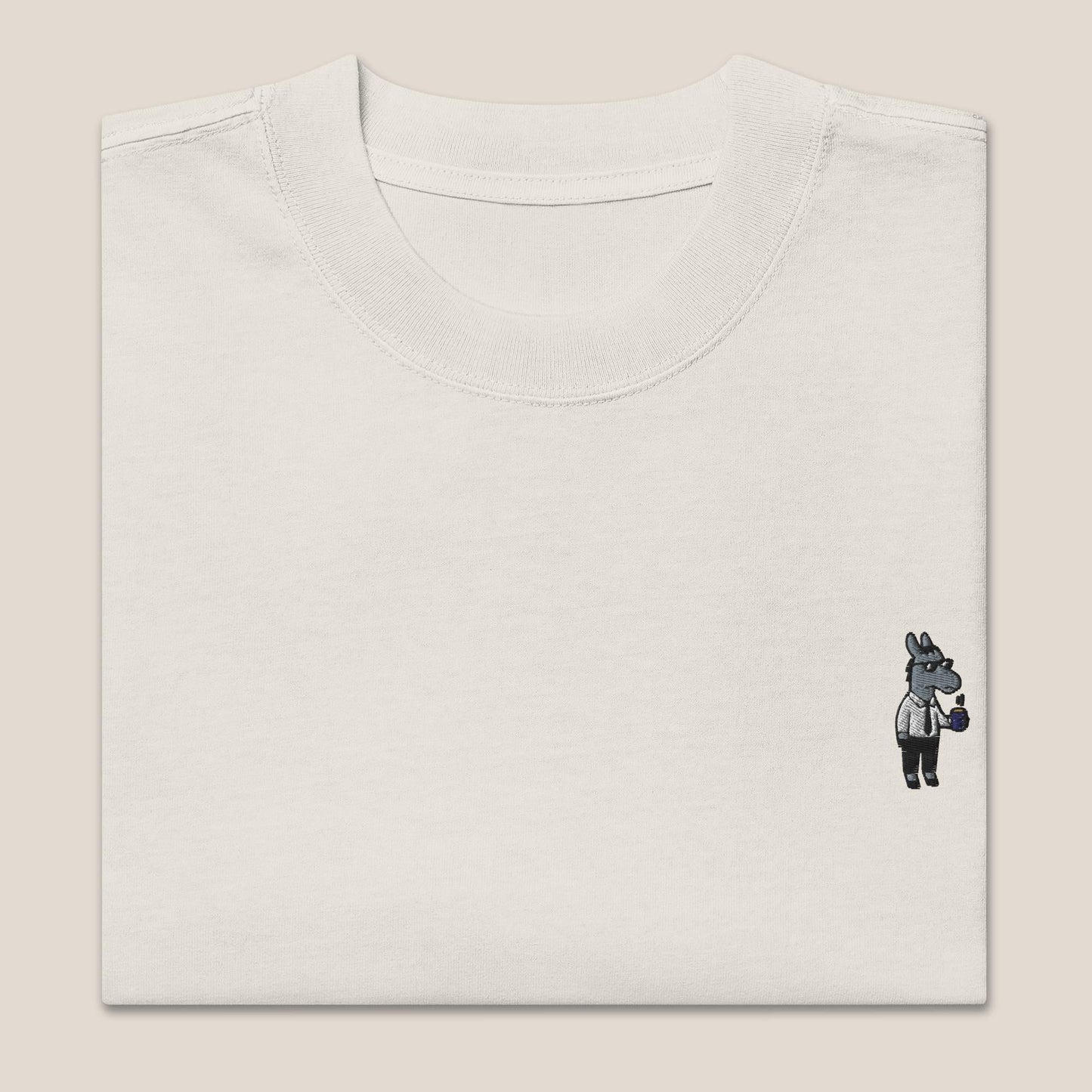 Oversized T-Shirt - Business Esel in Beige/Sand (verwaschen) - Paw & Pixel Stickdesign