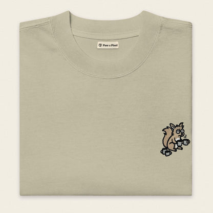 Oversized T-Shirt - Coffee Junkie in Eukalyptusgrün - Paw & Pixel Stickdesign