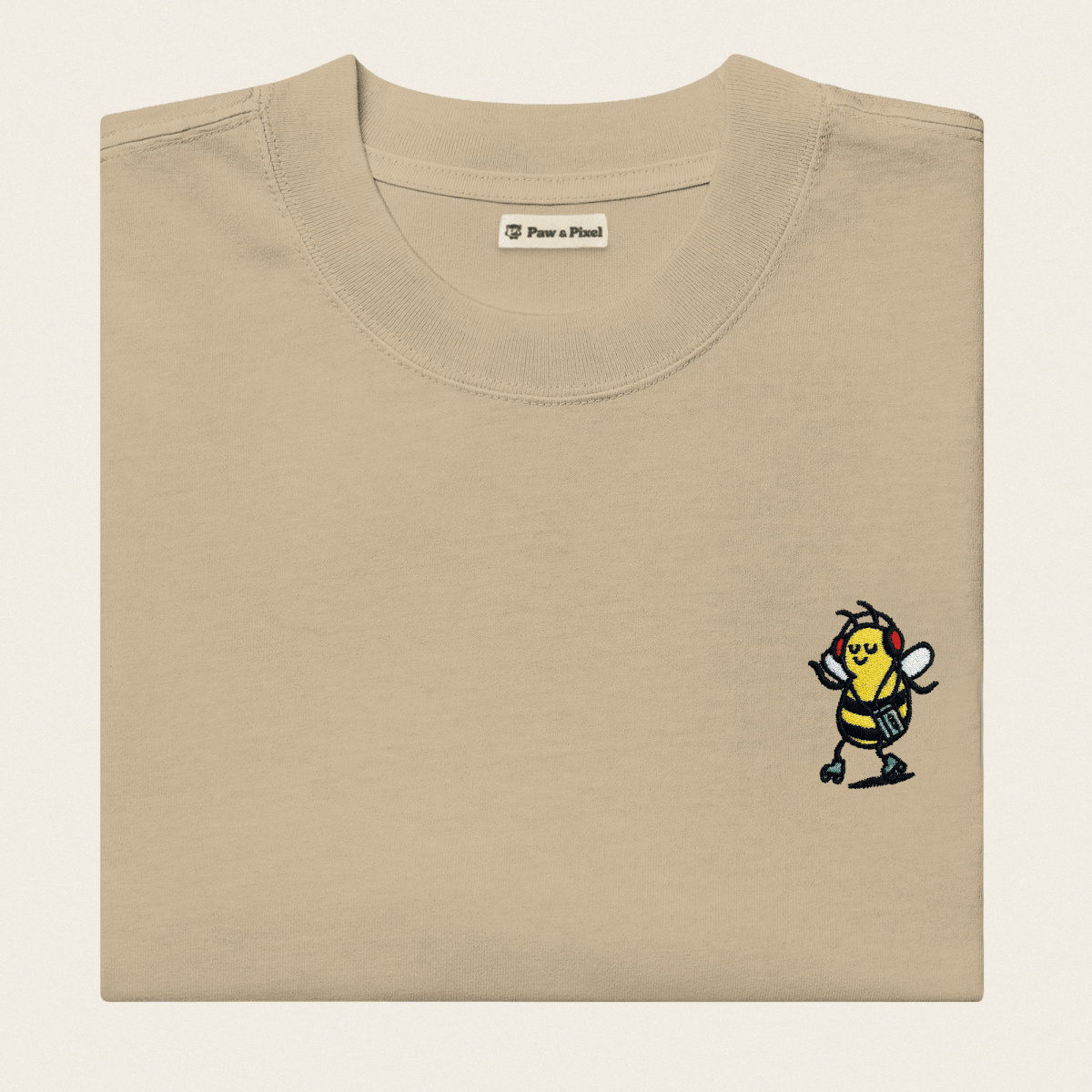 Oversized T-Shirt - Groovy Bee in Khaki - Paw & Pixel Stickdesign