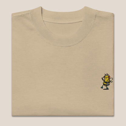 Oversized T-Shirt - Groovy Bee in Khaki (verwaschen) - Paw & Pixel Stickdesign