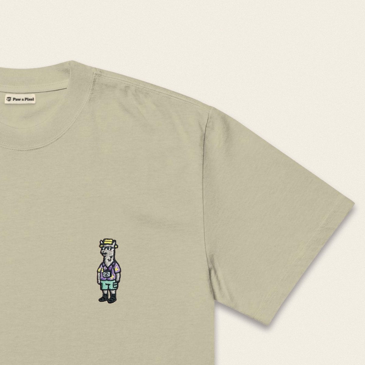 Oversized T-Shirt - Llama on Tour in Schwarz - Paw & Pixel Stickdesign