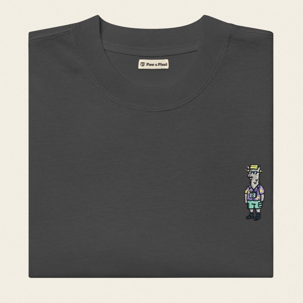 Oversized T-Shirt - Llama on Tour in Schwarz - Paw & Pixel Stickdesign