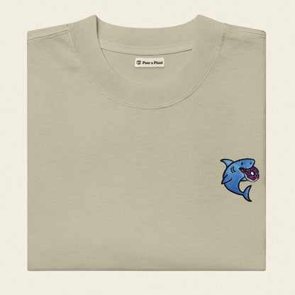Oversized T-Shirt - Snack Attack in Eukalyptusgrün - Paw & Pixel Stickdesign