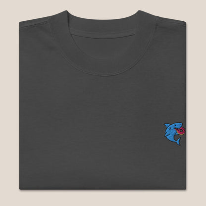 Oversized T-Shirt - Snack Attack in Schwarz (verwaschen) - Paw & Pixel Stickdesign