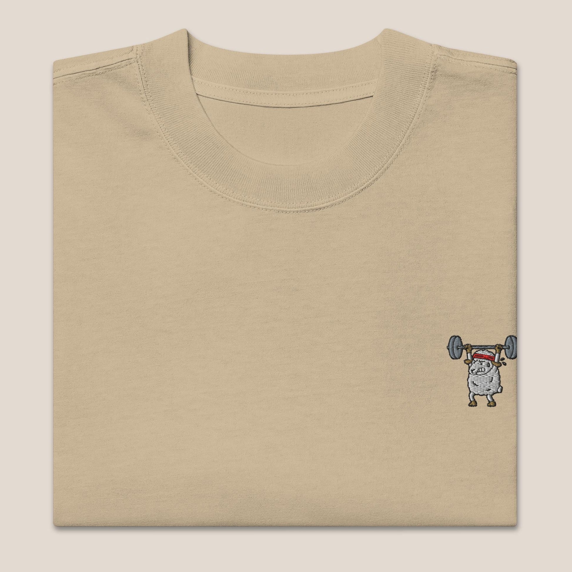 Oversized T-Shirt - Strong Sheep in Khaki (verwaschen) - Paw & Pixel Stickdesign