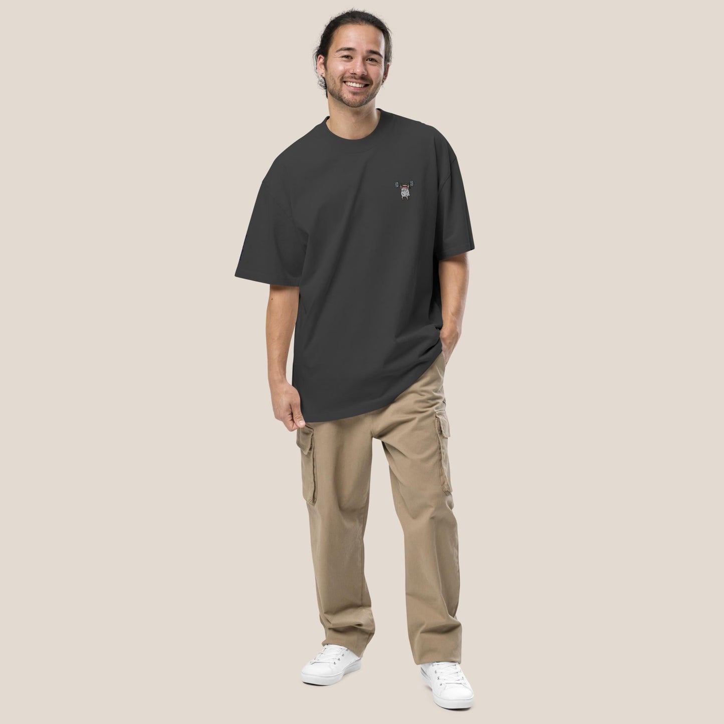 Oversized T-Shirt - Strong Sheep in Schwarz (verwaschen) - Paw & Pixel Stickdesign