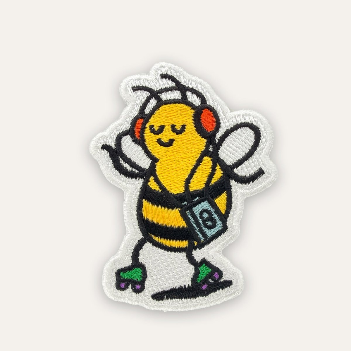 Patch – Groovy Bee in - Paw & Pixel Stickdesign