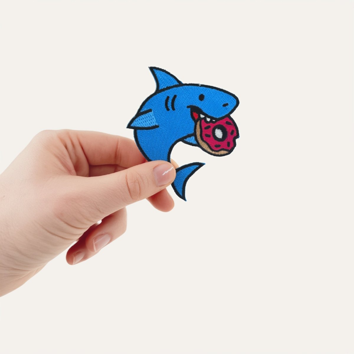 Patch – Snack Attack in - Paw & Pixel Stickdesign